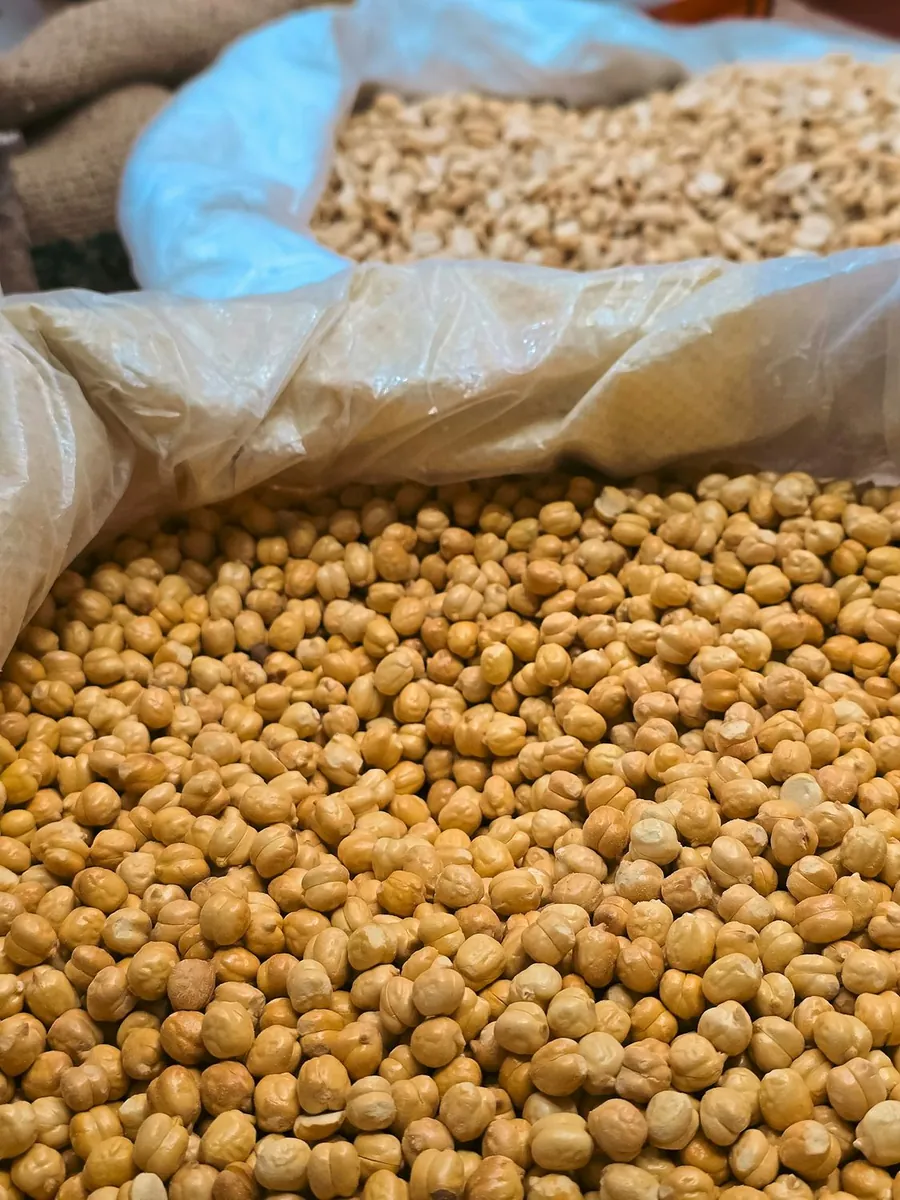 Dried chickpeas in a market sack